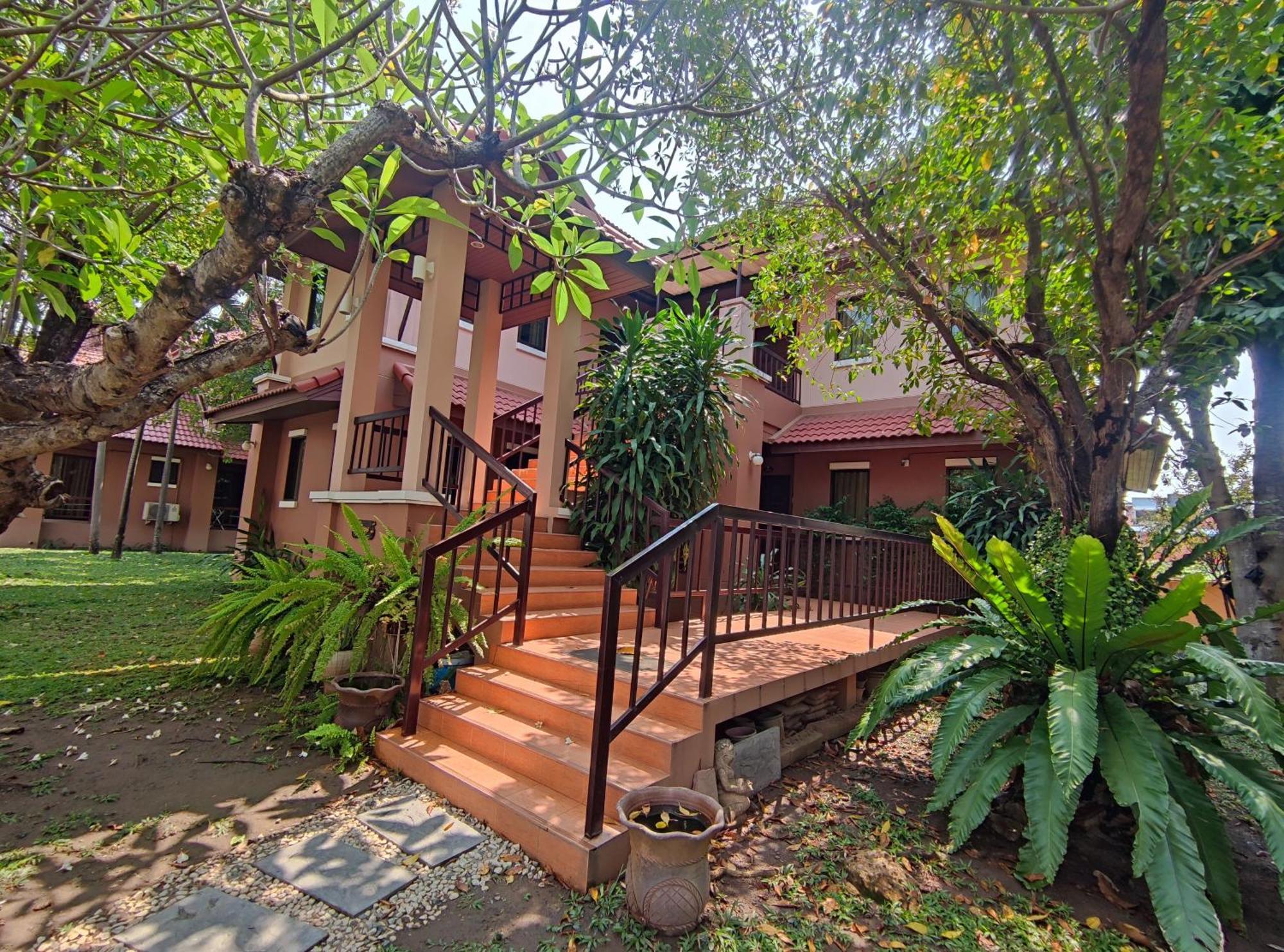 Areena Resort And Hotel Uttaradit Extérieur photo